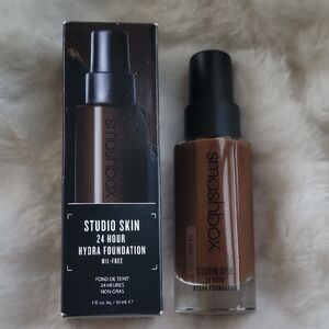Smashbox Studio Skin 24-Hour Hydra Foundation Oil-Free - Deep Brown Shade